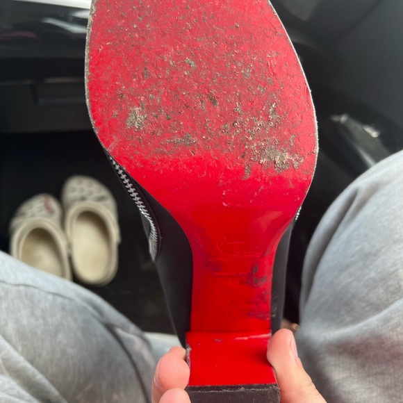 christian louboutins red bottoms - Picture 2 of 3